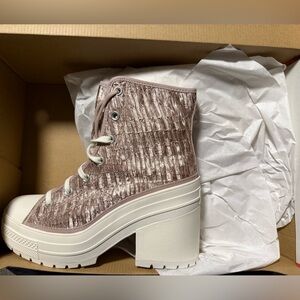 New in Box! Converse Women's Platform Sneakers in Rose Gold